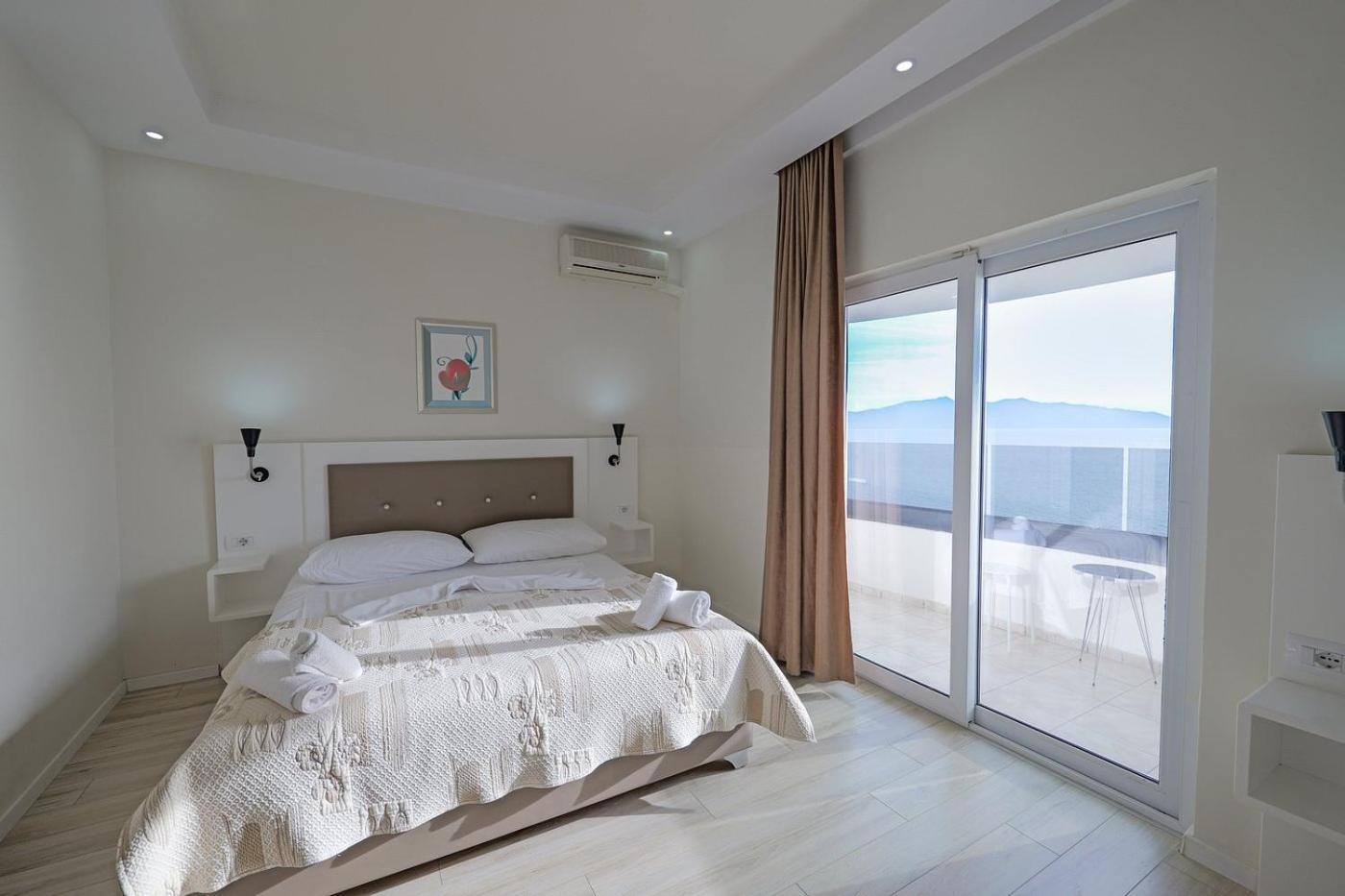 Helia Seaside Hotel Saranda Extérieur photo