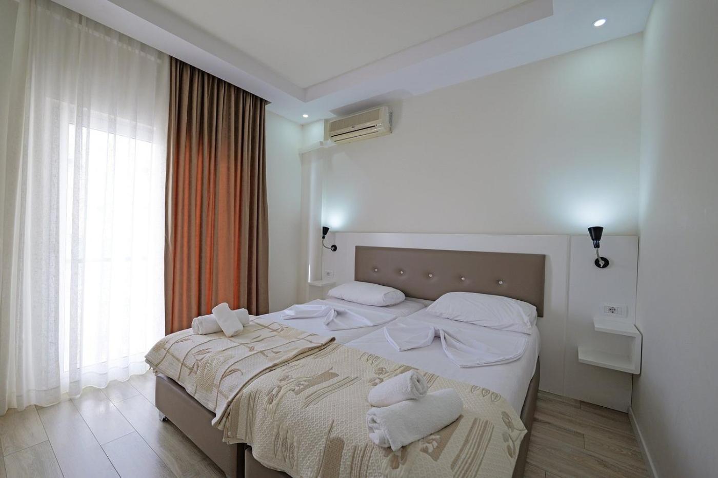 Helia Seaside Hotel Saranda Extérieur photo