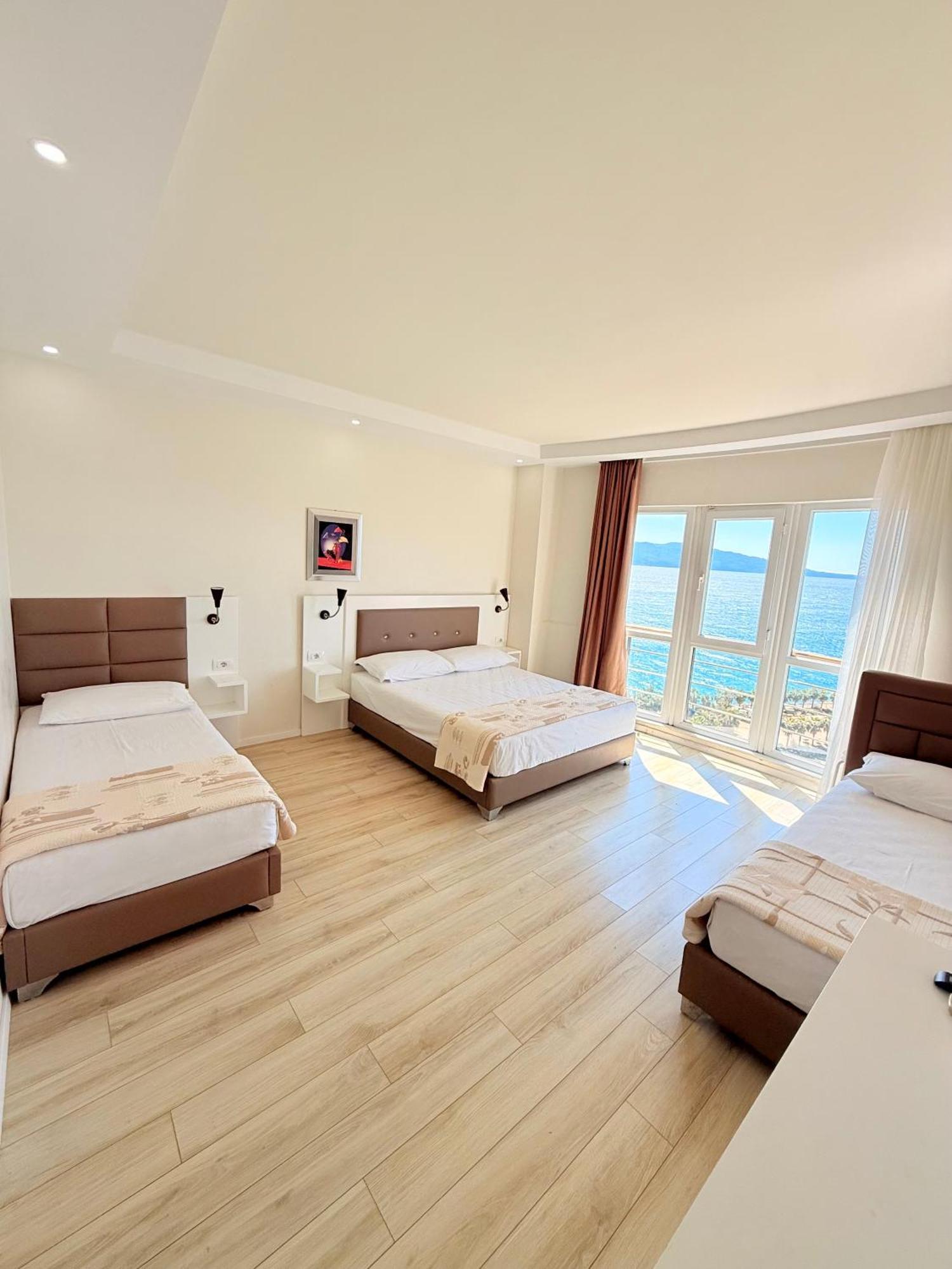 Helia Seaside Hotel Saranda Extérieur photo