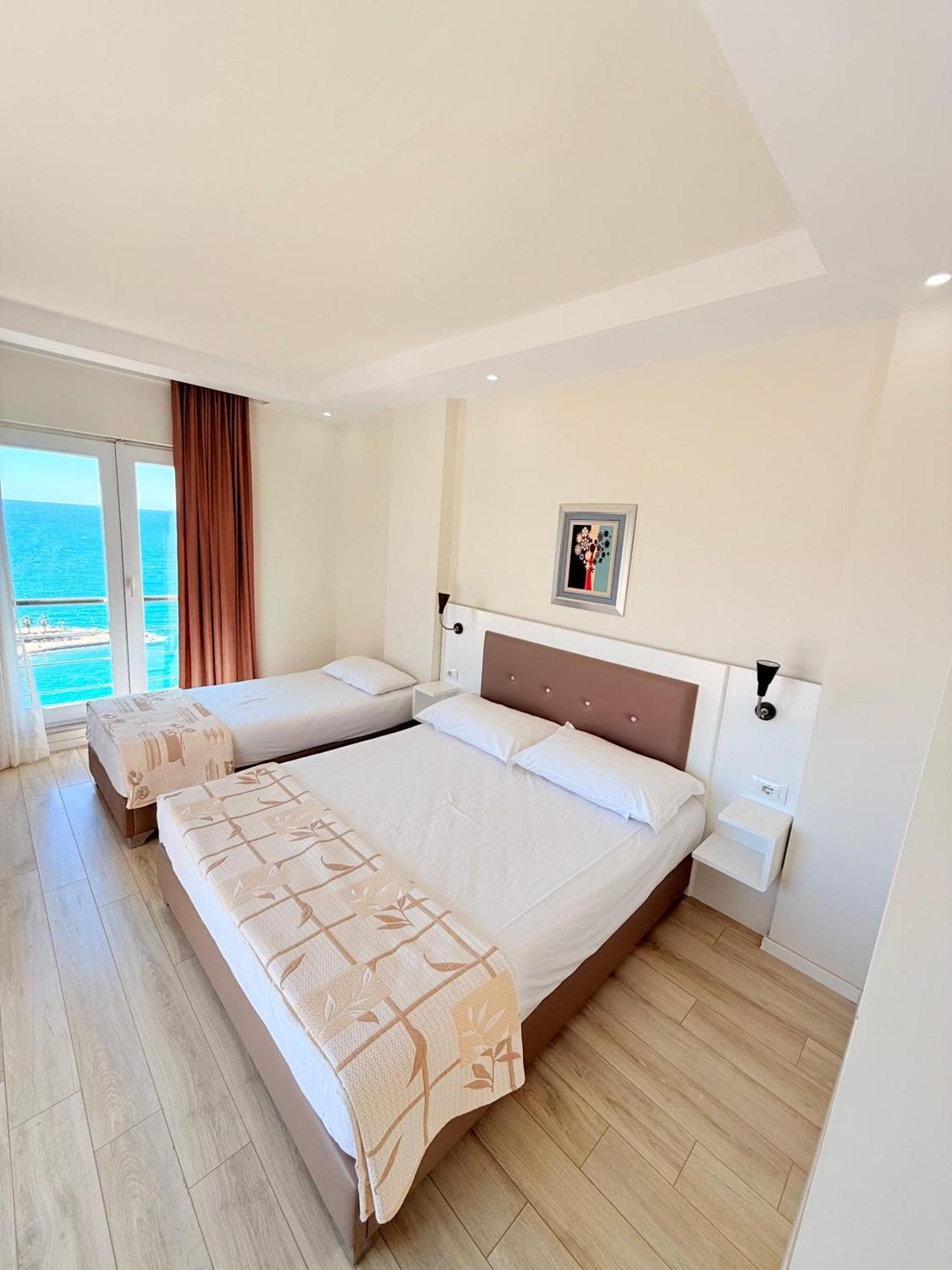 Helia Seaside Hotel Saranda Extérieur photo