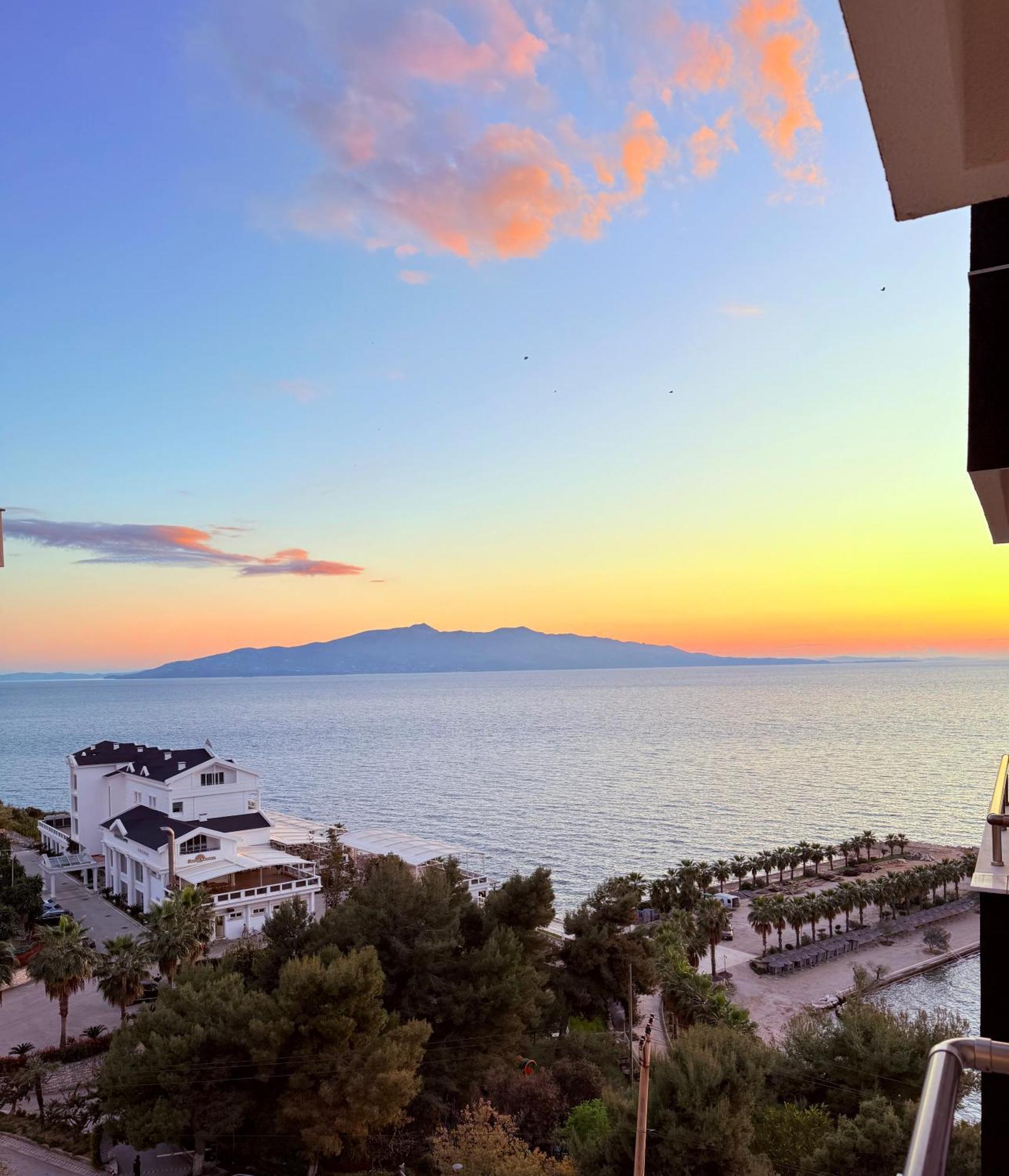 Helia Seaside Hotel Saranda Extérieur photo