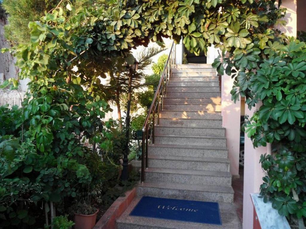 Helia Seaside Hotel Saranda Extérieur photo